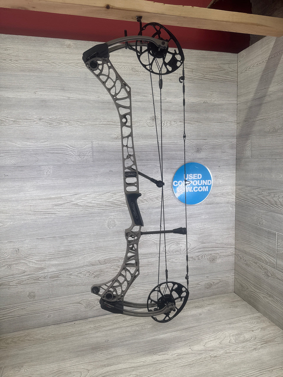 Mathews Phase 4 33 27" 75lb RH