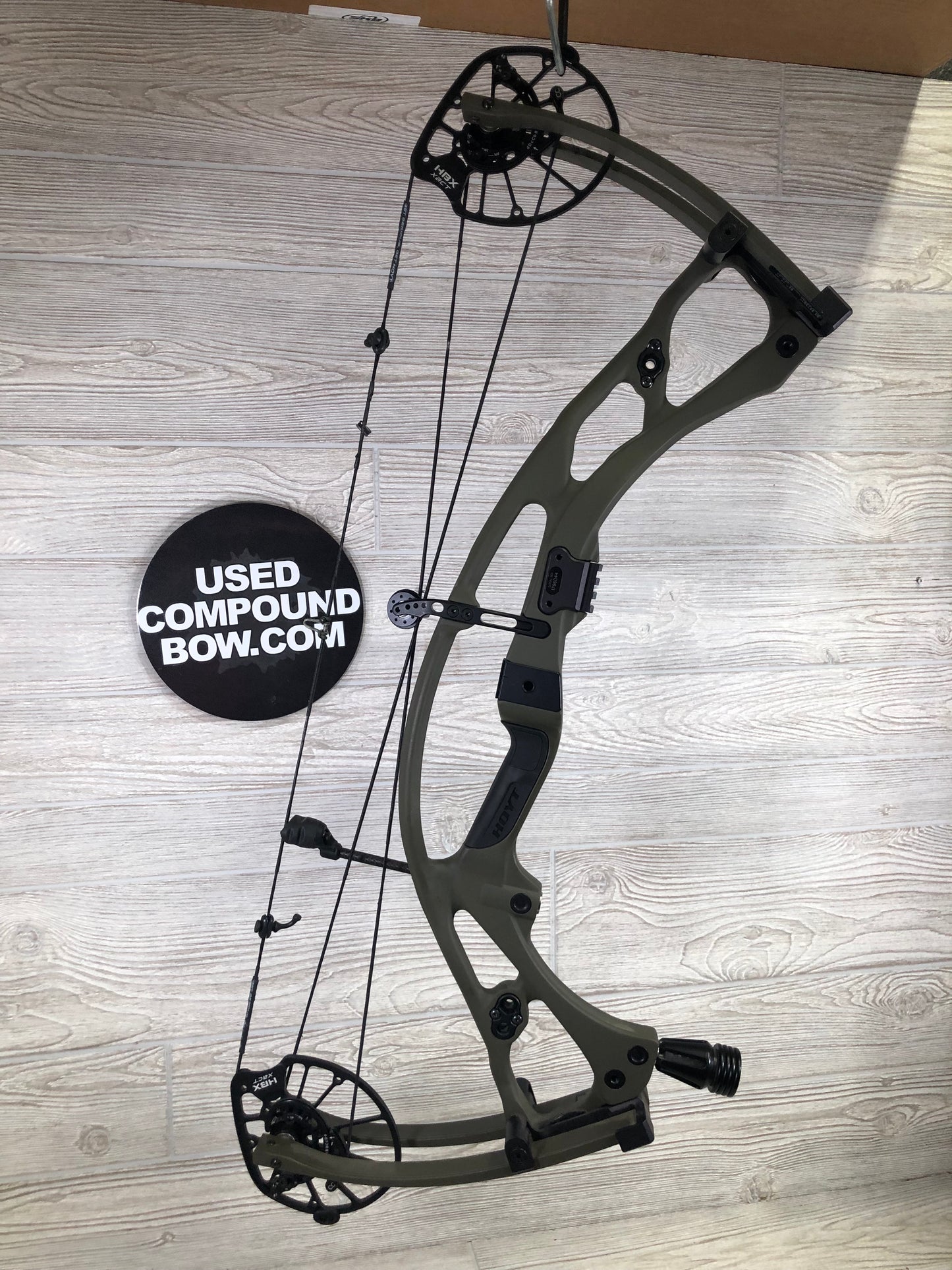 Used Hoyt RX-8 Right Handed Wilderness Green 70lbs 25-30"