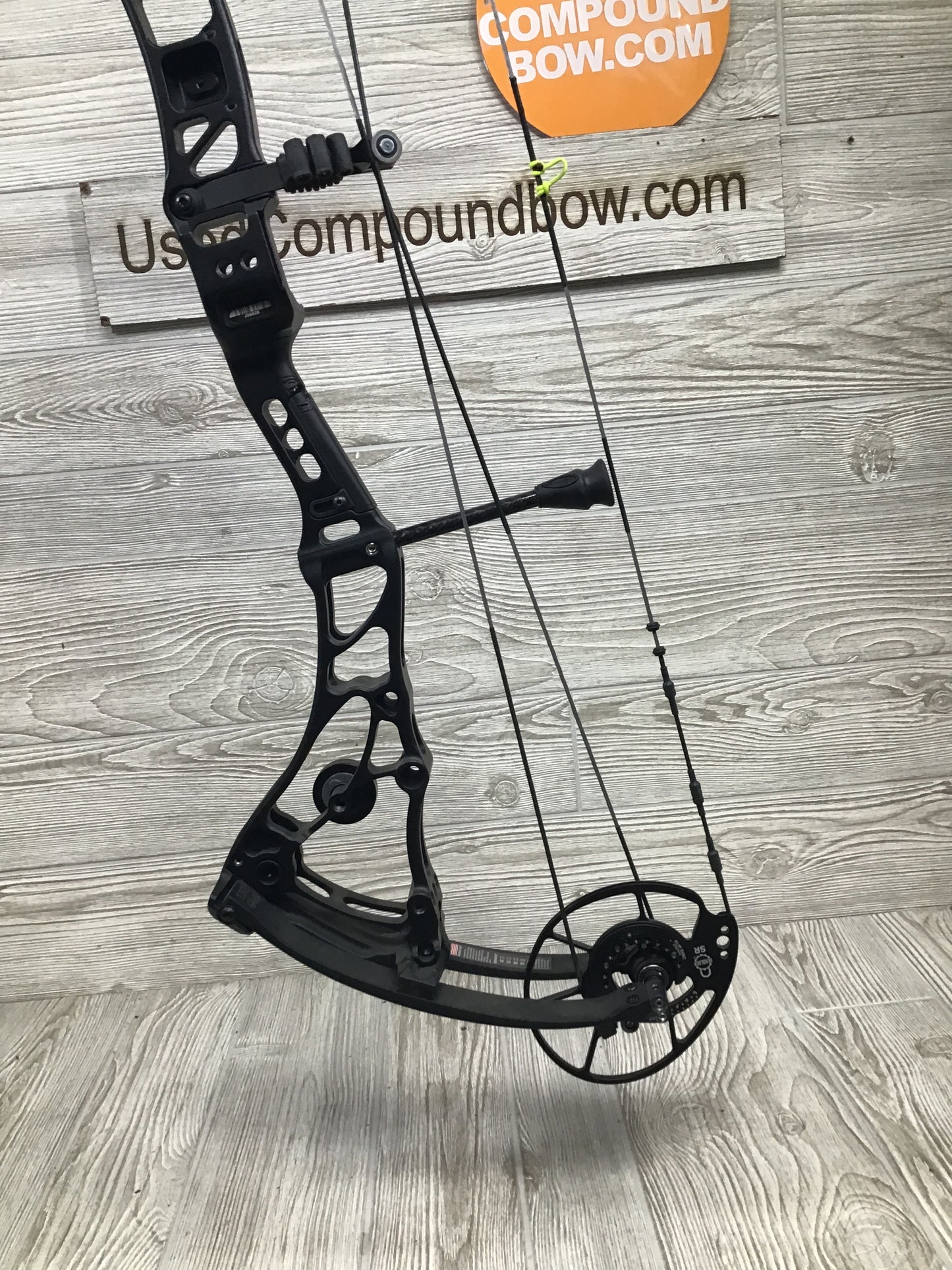 Used Bowtech Core SR 60-70lbs left Hand Black