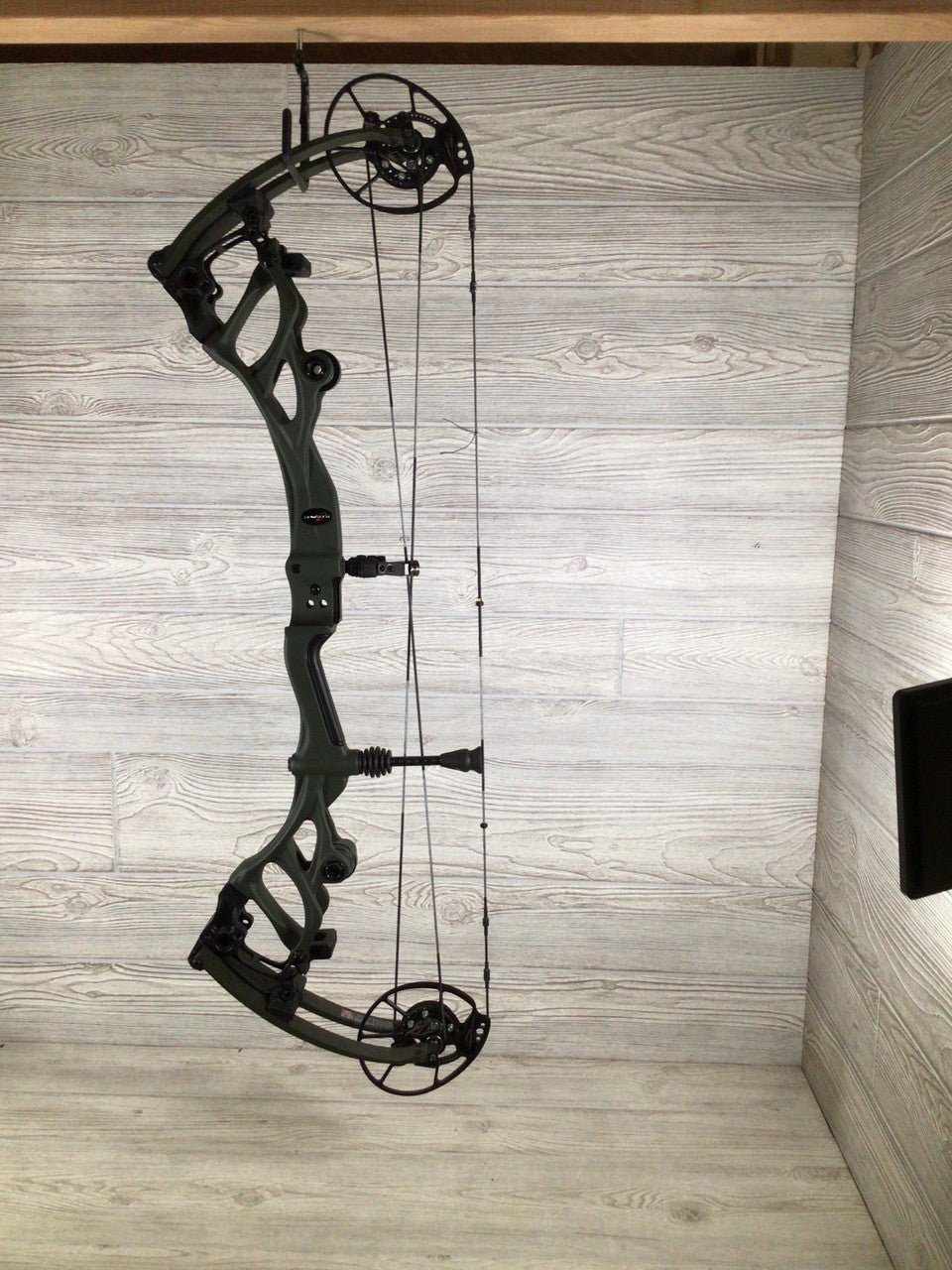 Bowtech Carbon One X 60-70# RH OD Green