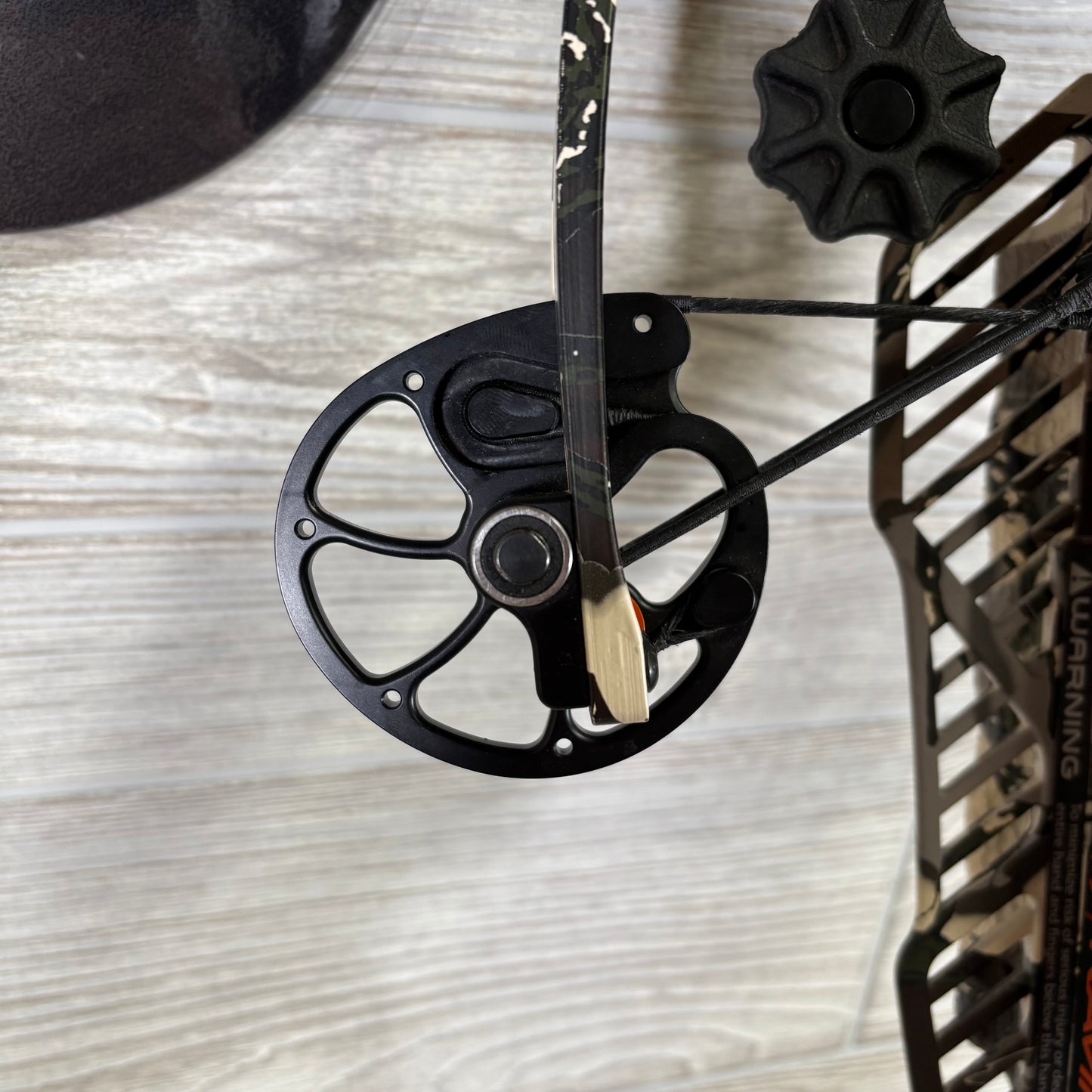 Used Ravin R10 crossbow with new Gas strings