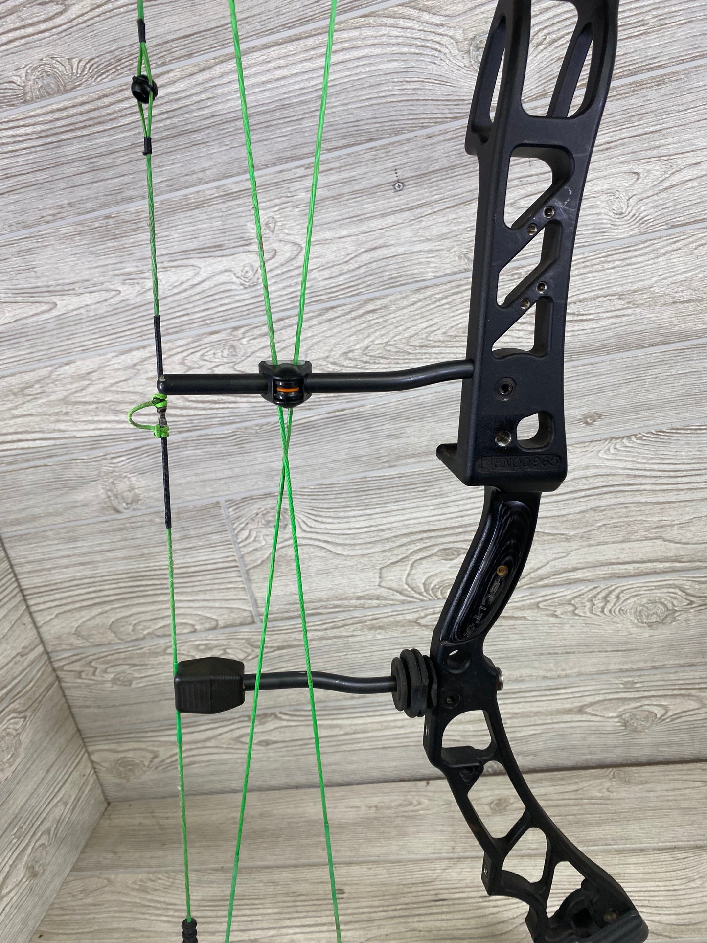 Elite Energy 35 70# RIGHT Handed BOW ONLY 29.5"