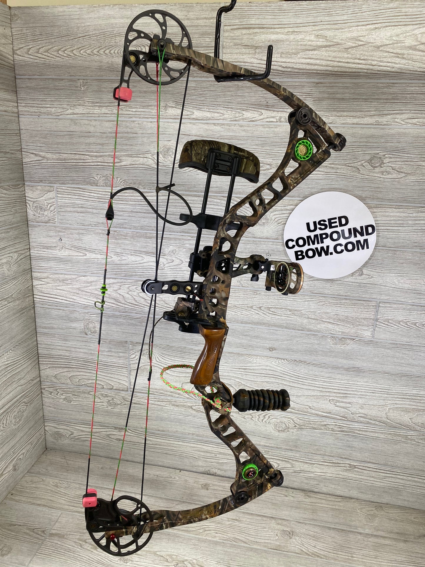 Used Mathews Reezen 7.0 Left Handed 70# 27.5"