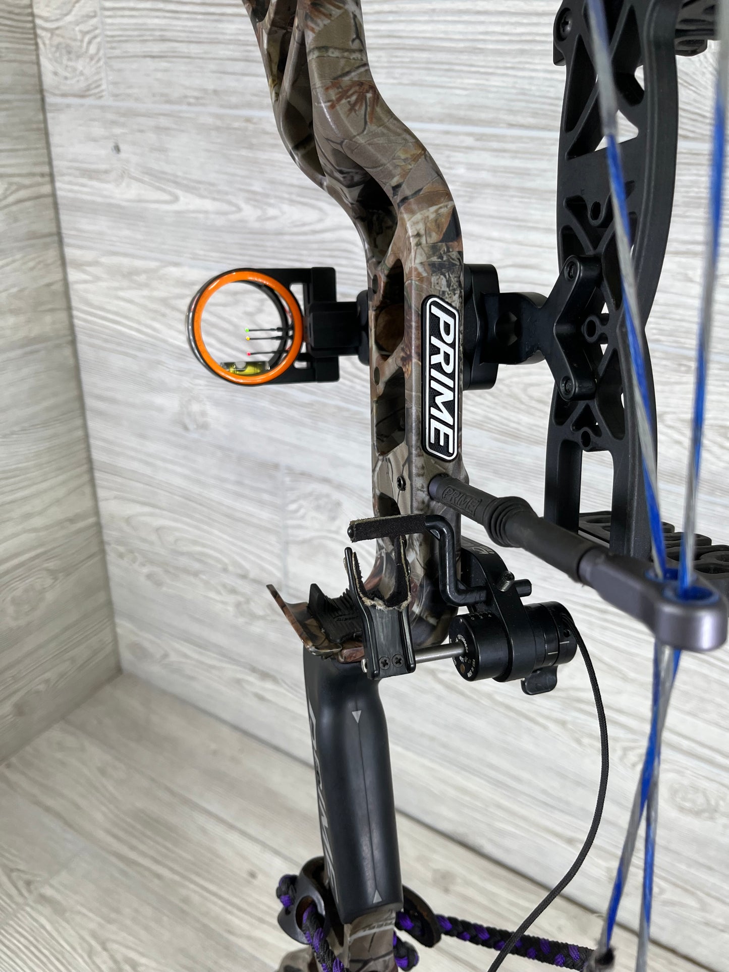 Used Prime Defy RH 29" 50-60# PKG