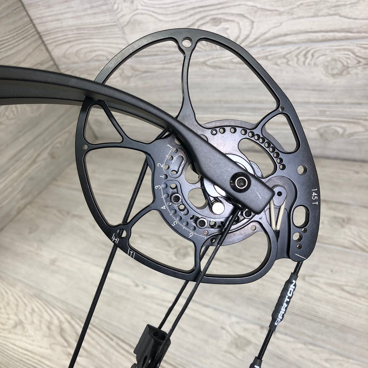 Darton Sequel 31 ST2 Right Handed 60-70 Black Bow used