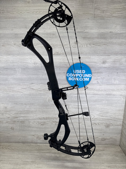 Used PSE Mach 33 ec2 Black Left Handed gas systm x strings