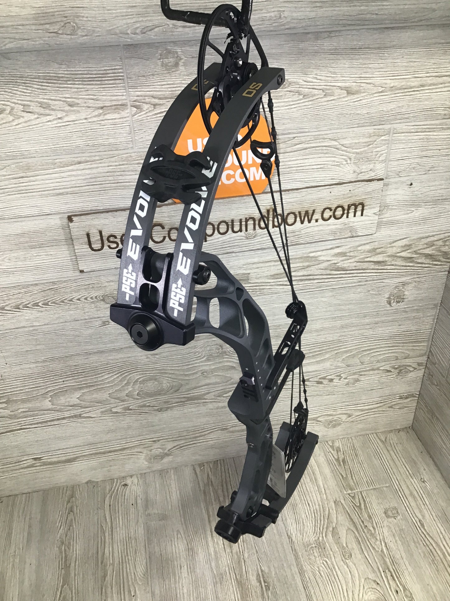 NEW IN BOX W/WARRANTY PSE EVOLVE 30 - Charcoal - 70 - LH - EC2