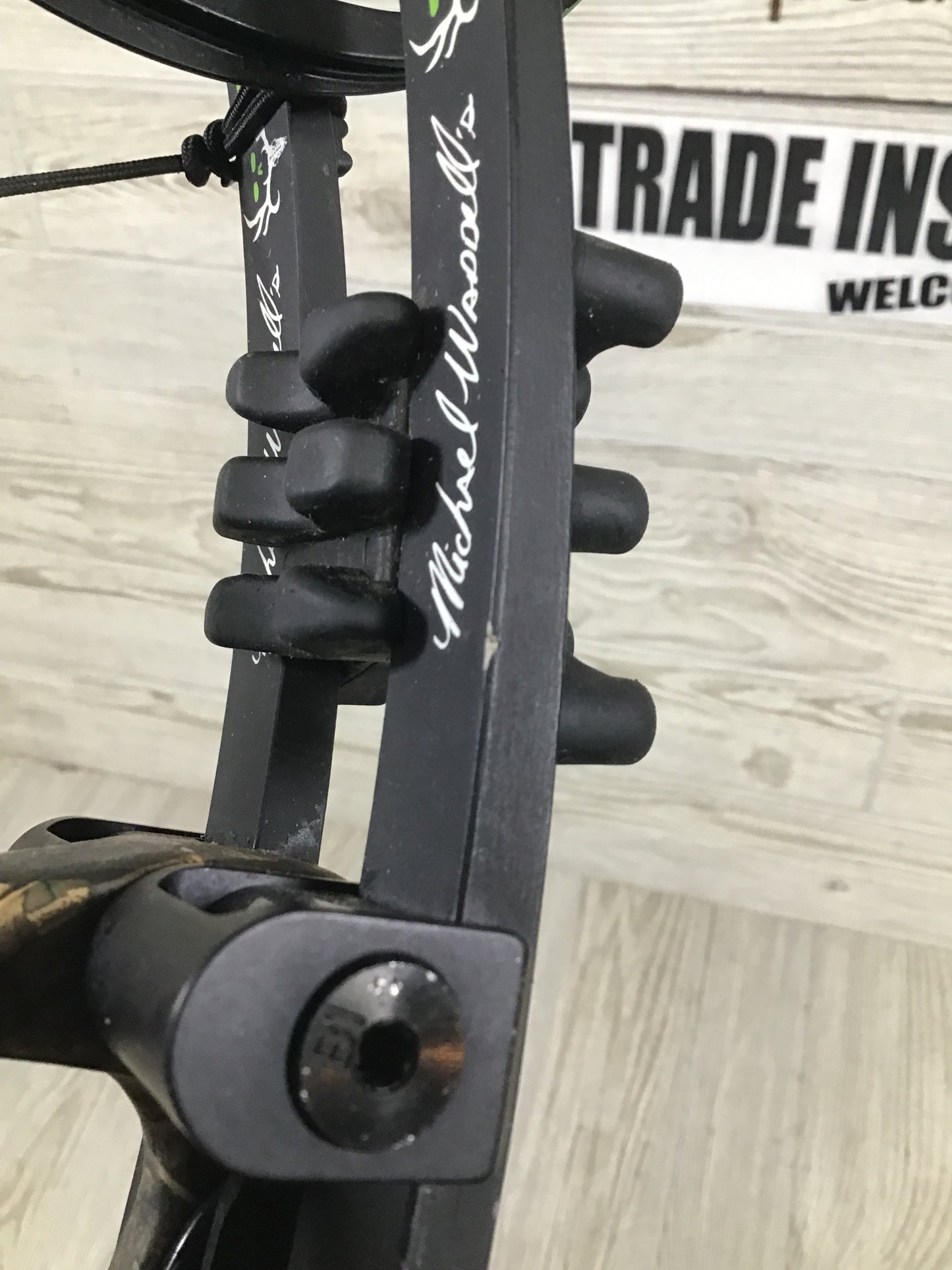 Used Hoyt RX-7 Ultra Right Hand Realtree Edge 55-65# Bone Collector Package