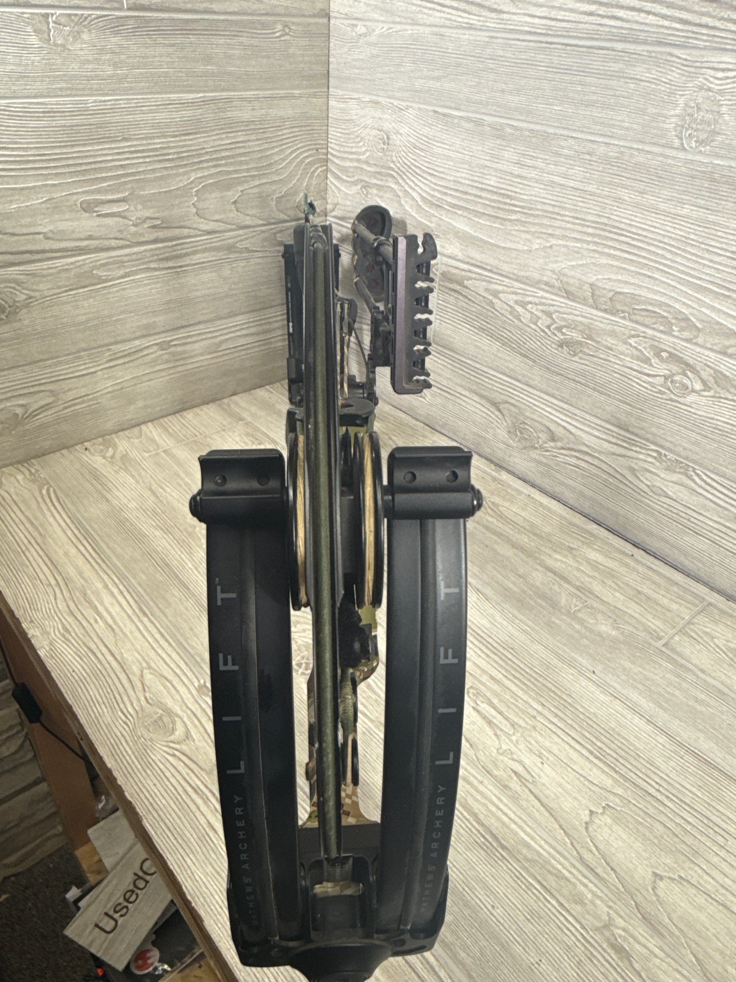 Mathews Lift 33 Subalpine with black limbs package