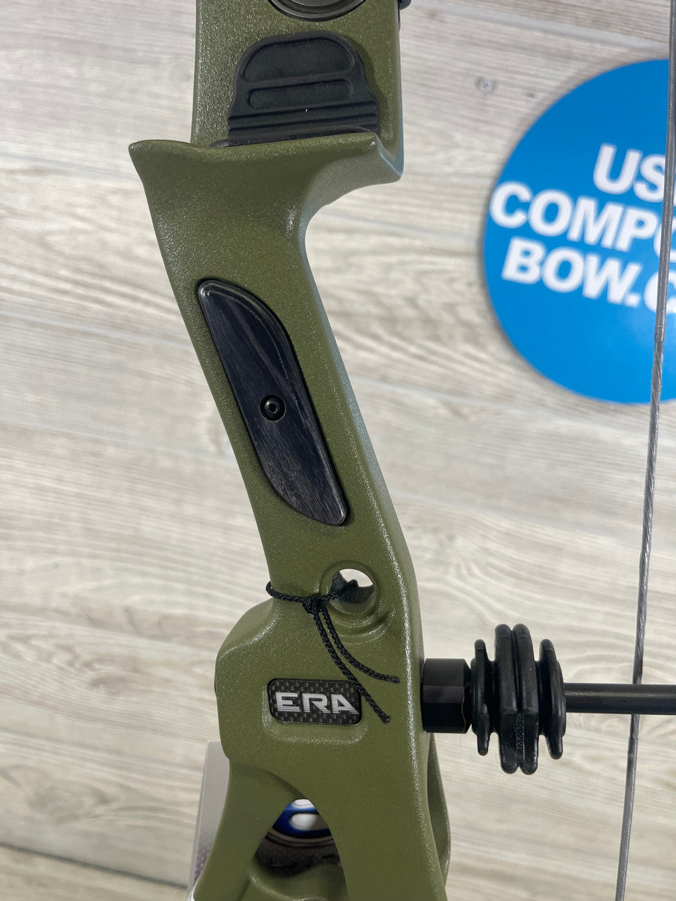 Elite Era Carbon Right Handed Outdoor Green 70#