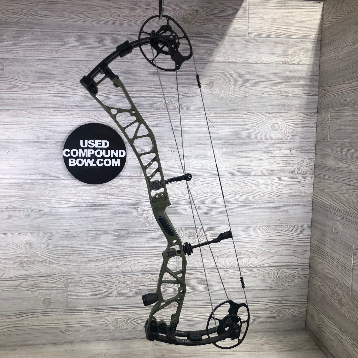 Elite Ethos Outdoor Green Right Handed 60-70lbs Bow