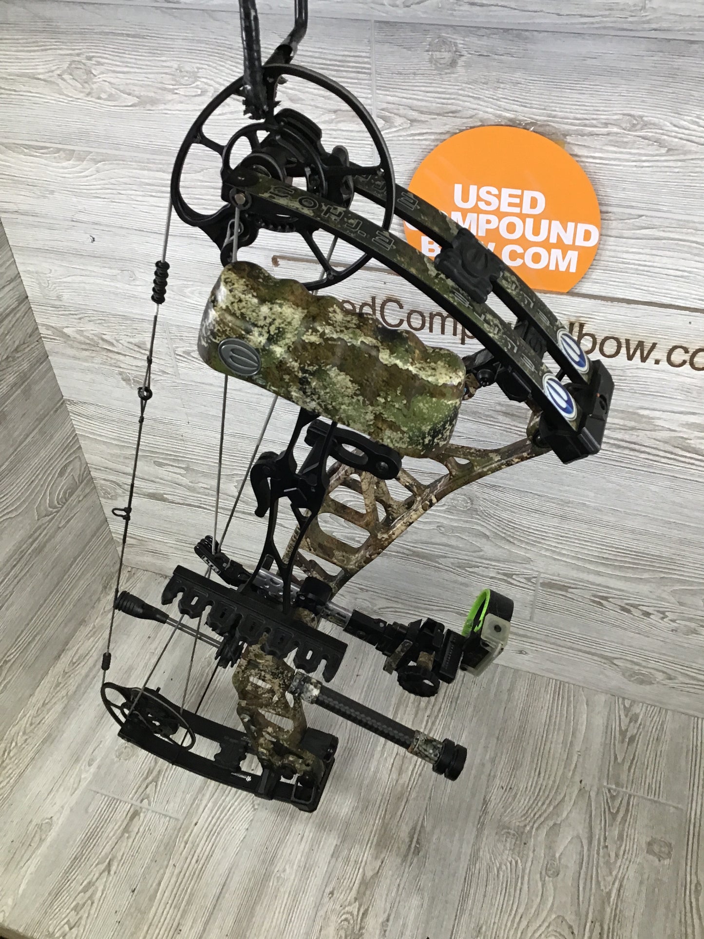 Elite Ethos TrueTimber Strata Right Handed 60-70# 25.5-31" Package