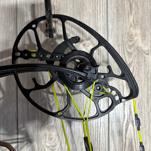 Used Mathews Lift X 29.5 RH Earth Riser Black Limbs w Gas Strings