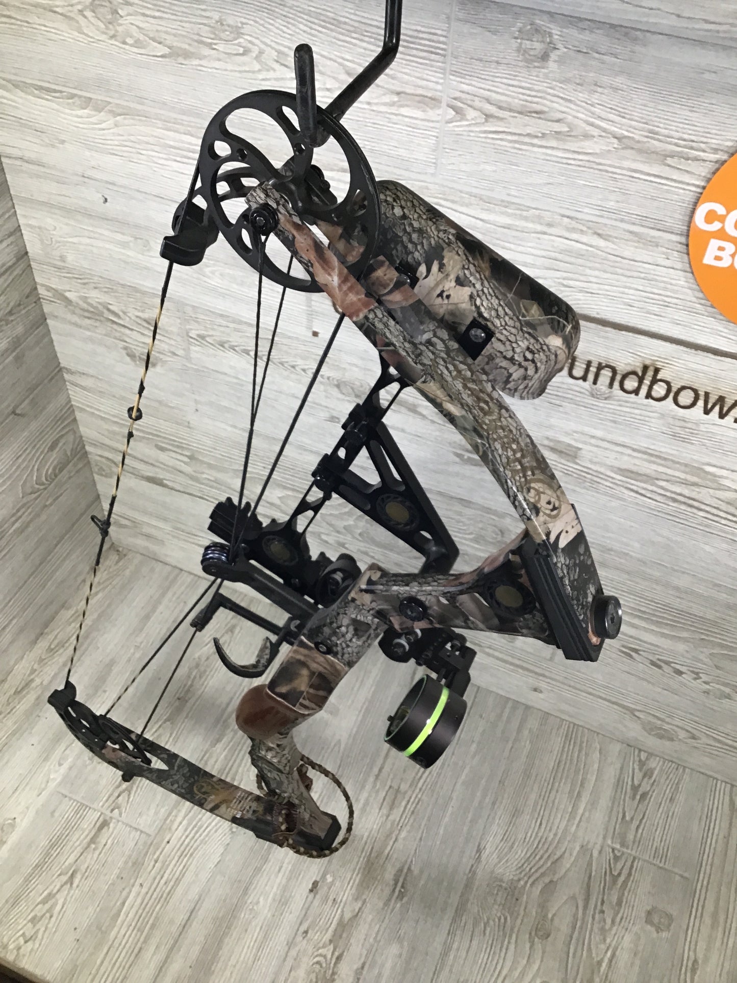 Mathews Outback 30" 60lb Left Handed bow Package