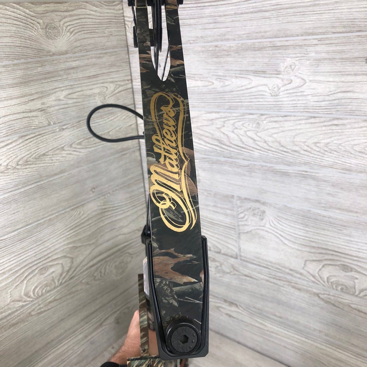 Mathews Switchback Right Handed 30" 60-70# Package USED