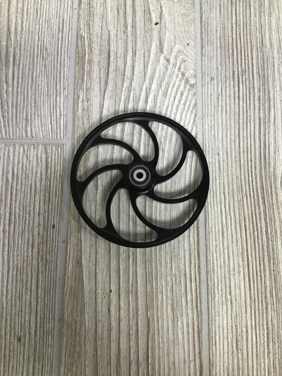 Used Mathews Heli-m Idler Wheel