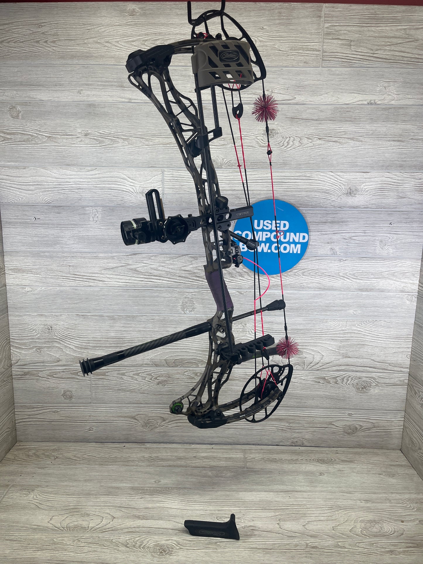 Mathews Lift 29.5 Left Handed Bow bottomlands package