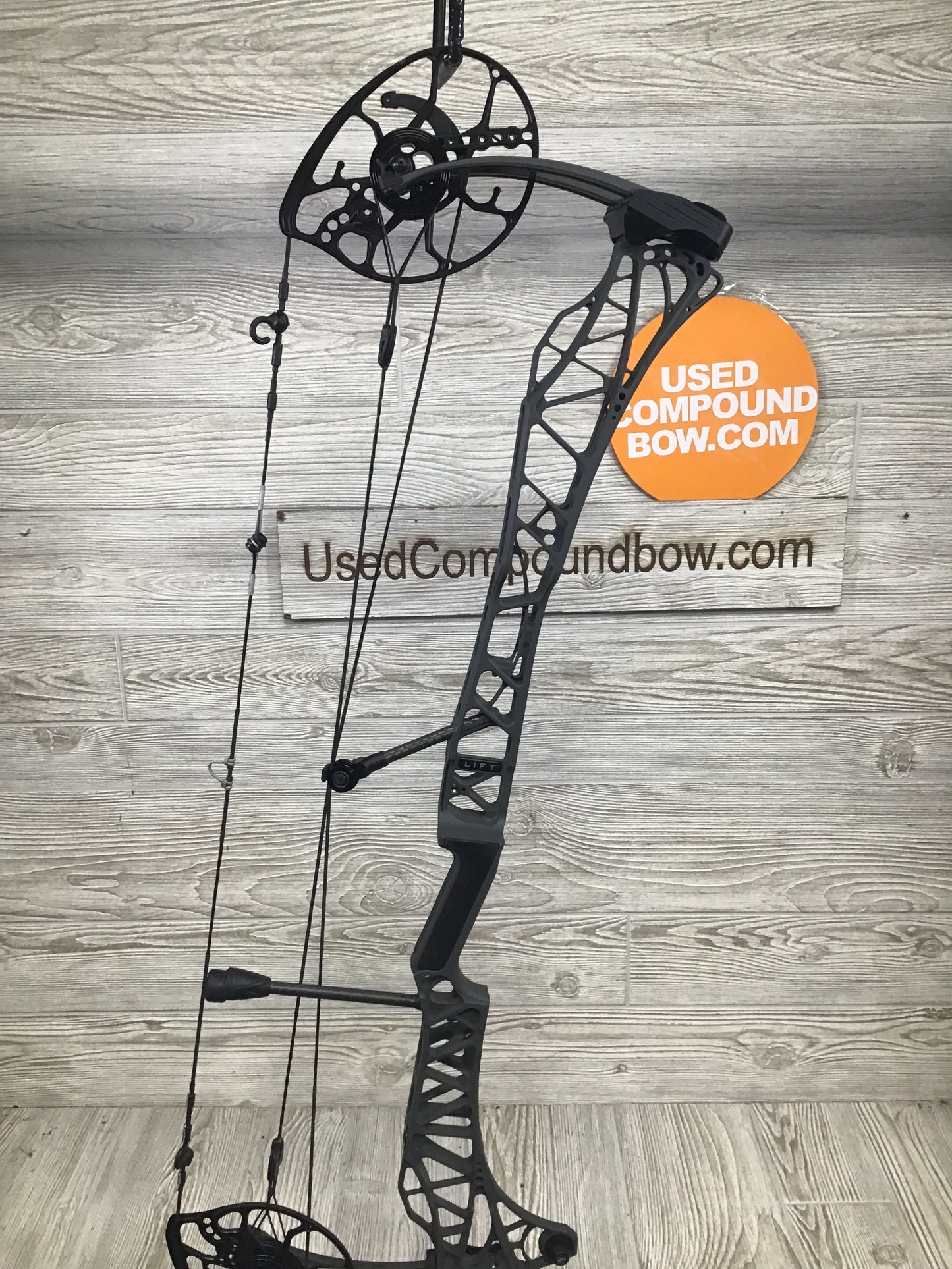 Used Mathews Lift X 33 Shale Left Hand 28/70