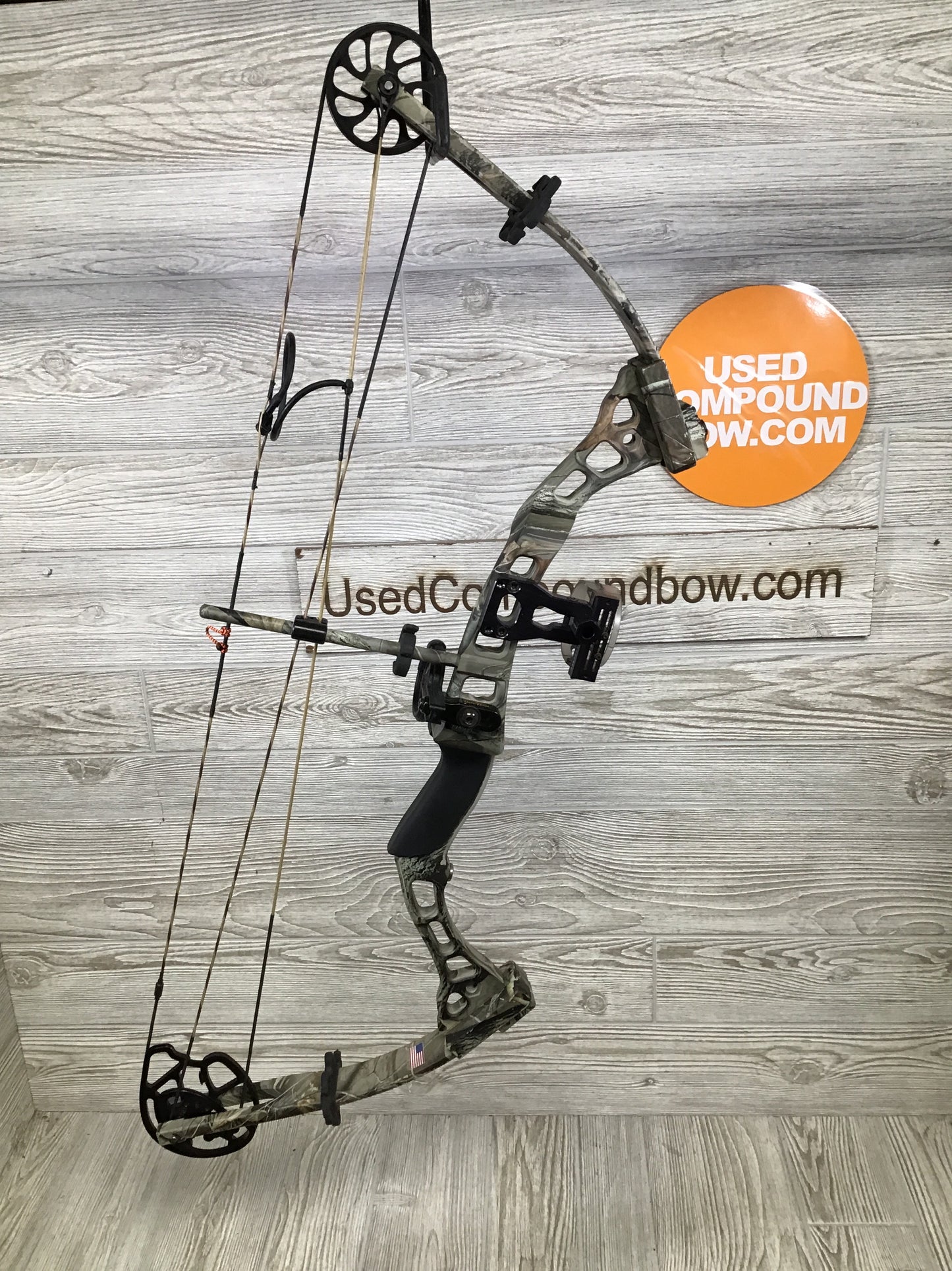 Used Diamond "The Rock" RH Package 60# 29"