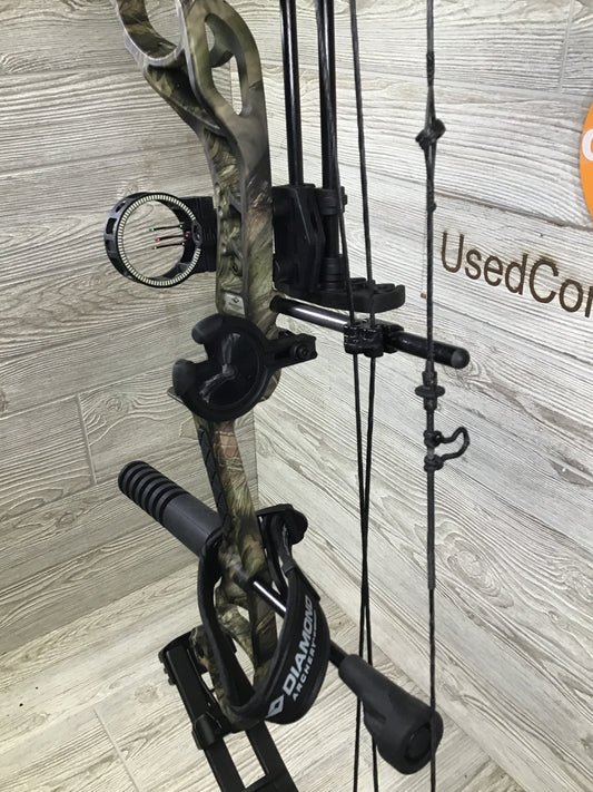 Used Diamond Edge XT Mossy Oak Breakup 19-30" 20-70# RH