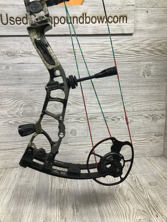 Used Elite Omnia Right Hand 70lb Kuiu Verde.