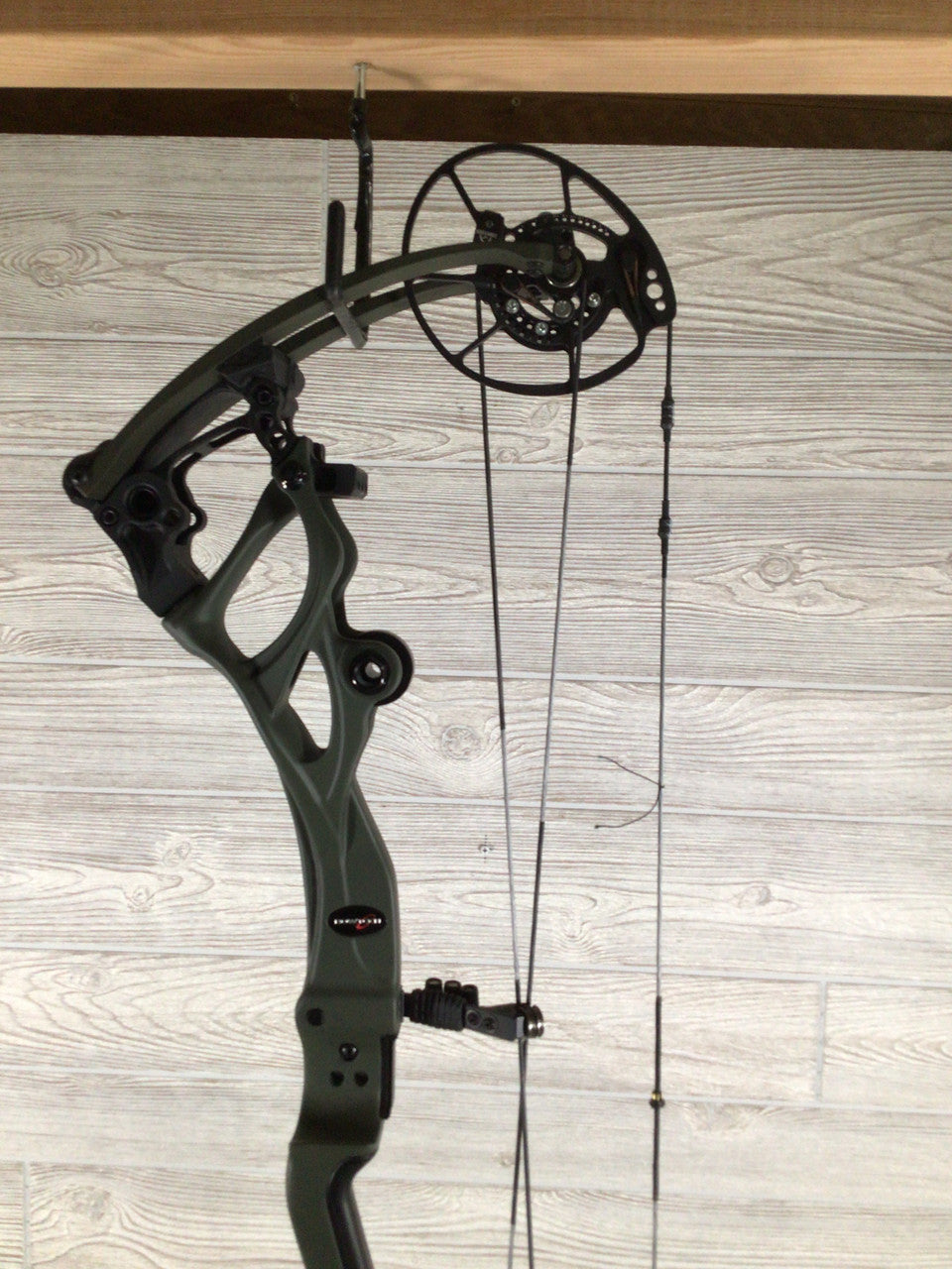 Bowtech Carbon One X 60-70# RH OD Green