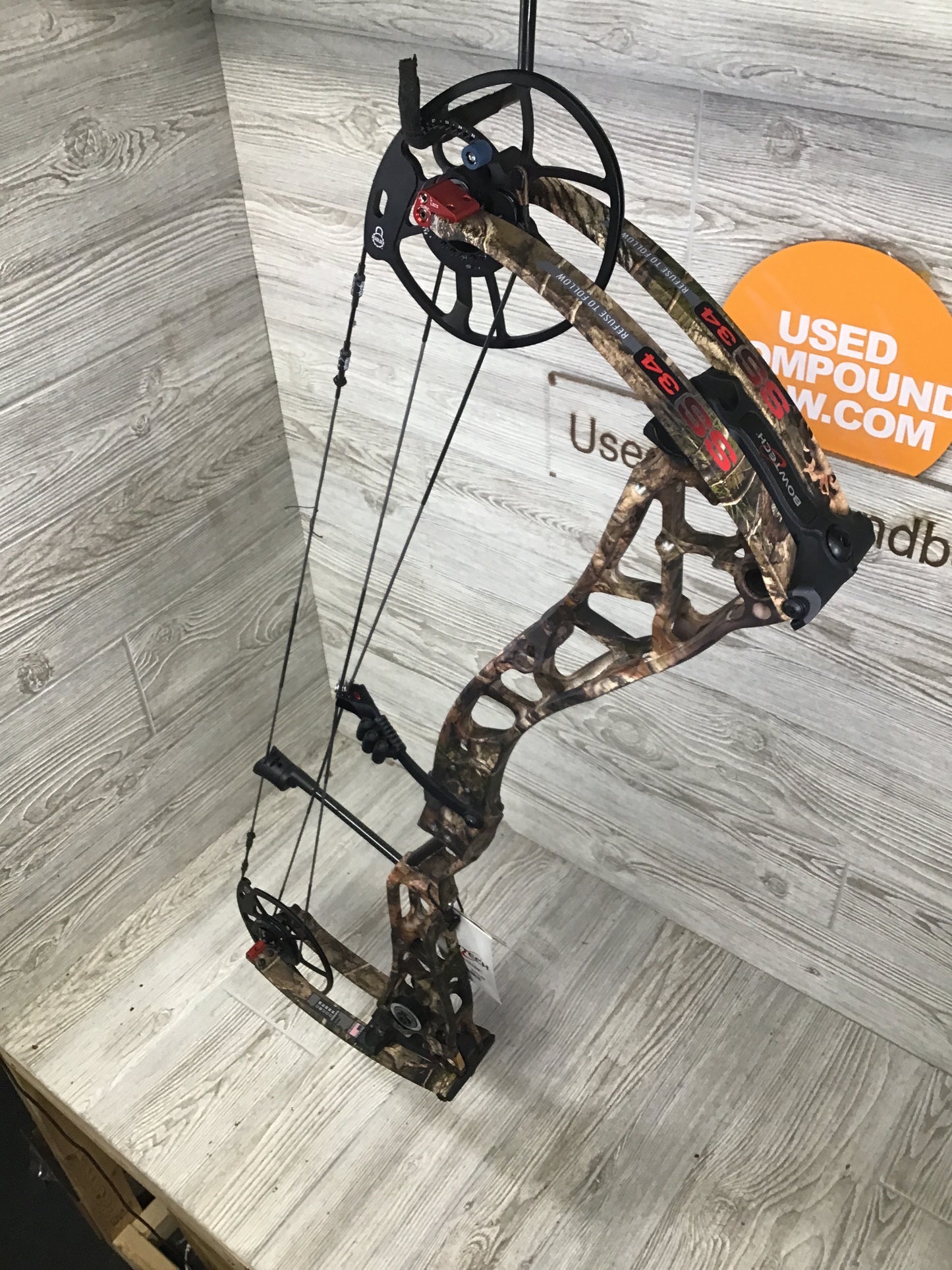 NEW Bowtech SS34 Mossy Oak Right Handed 70#