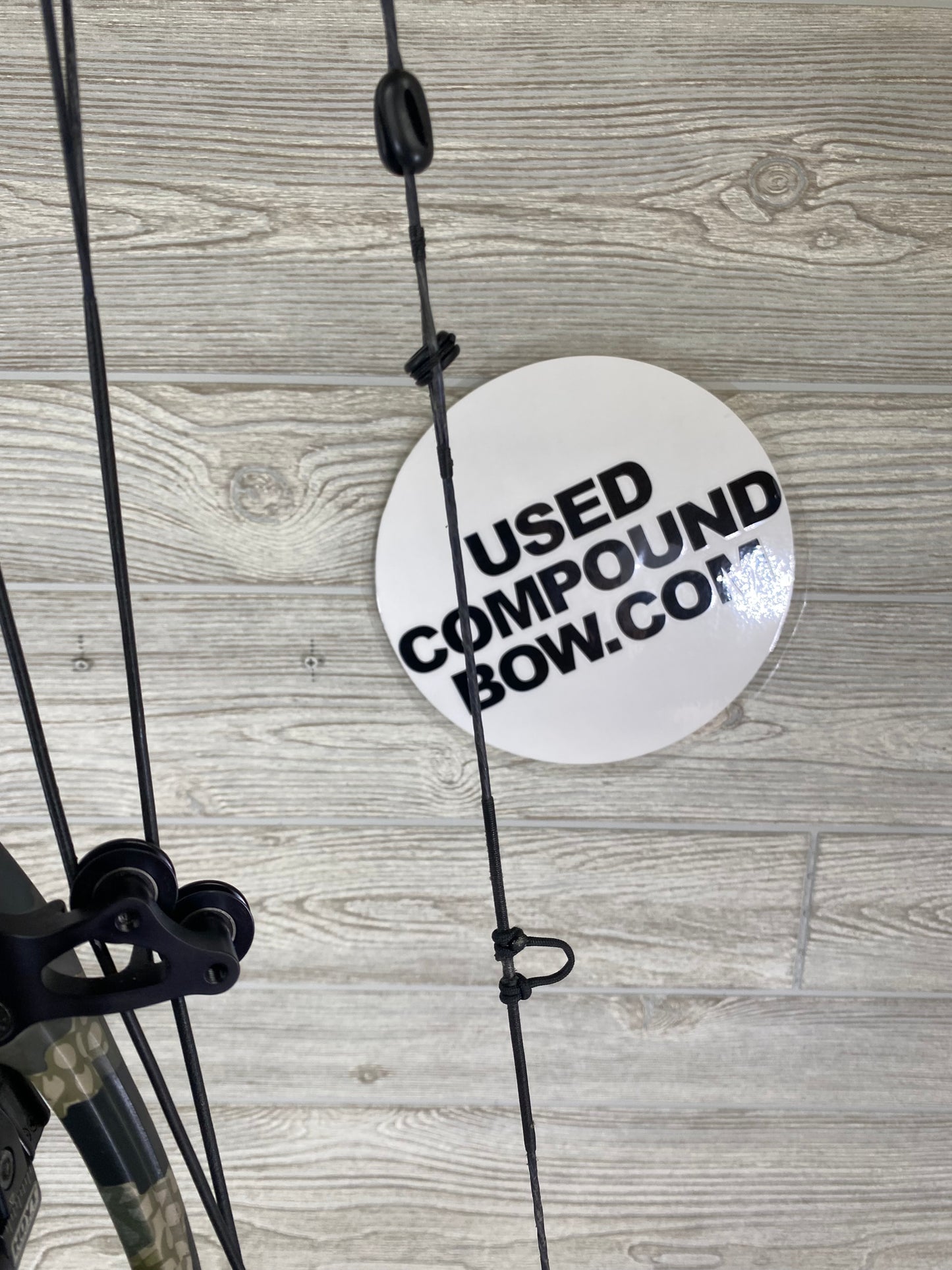 Used Hoyt Helix Left Hand 25-28" 55-65# Package