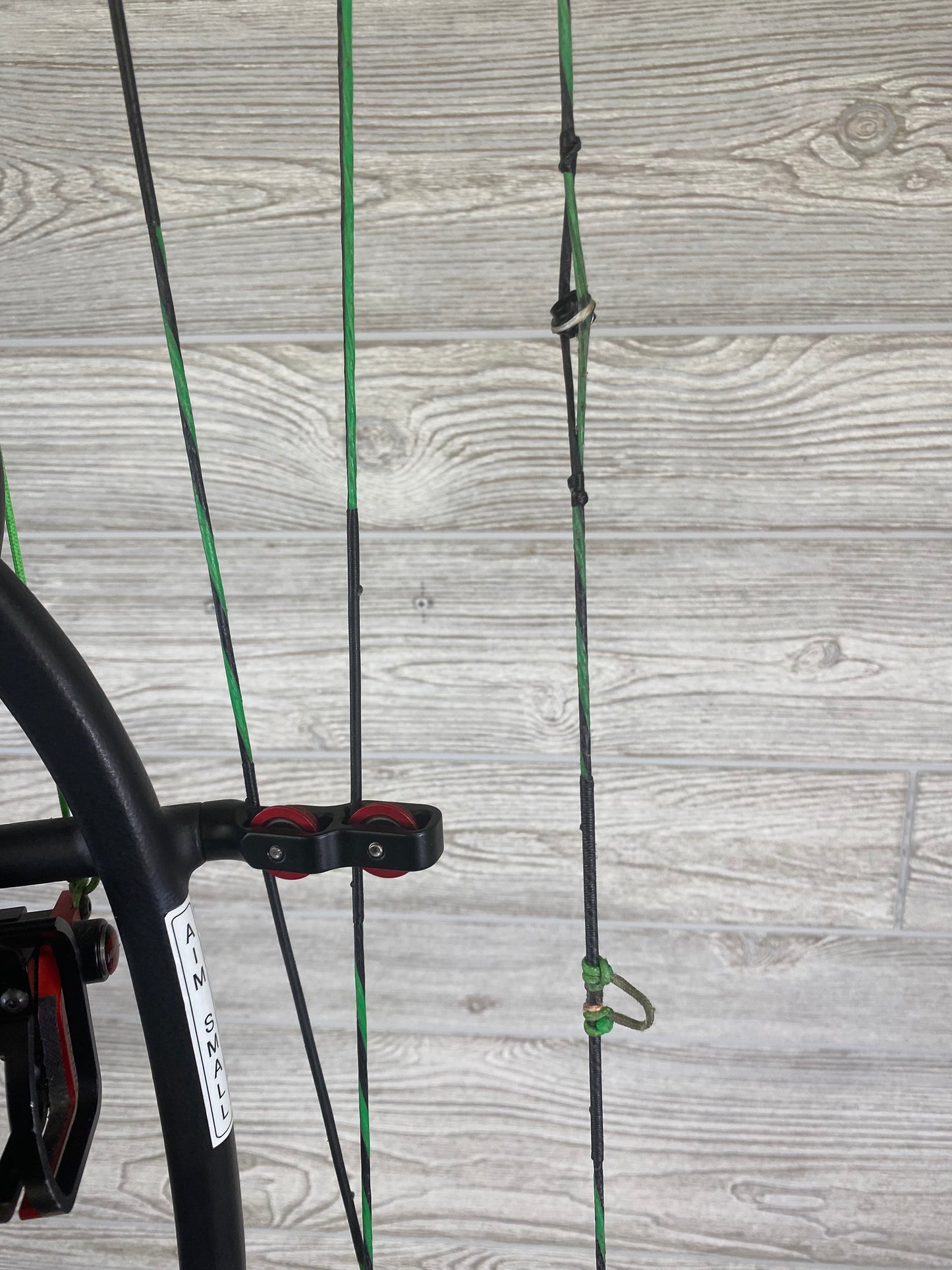 Used Hoyt Carbon Matrix #2 RKT 28.5" 60-70#