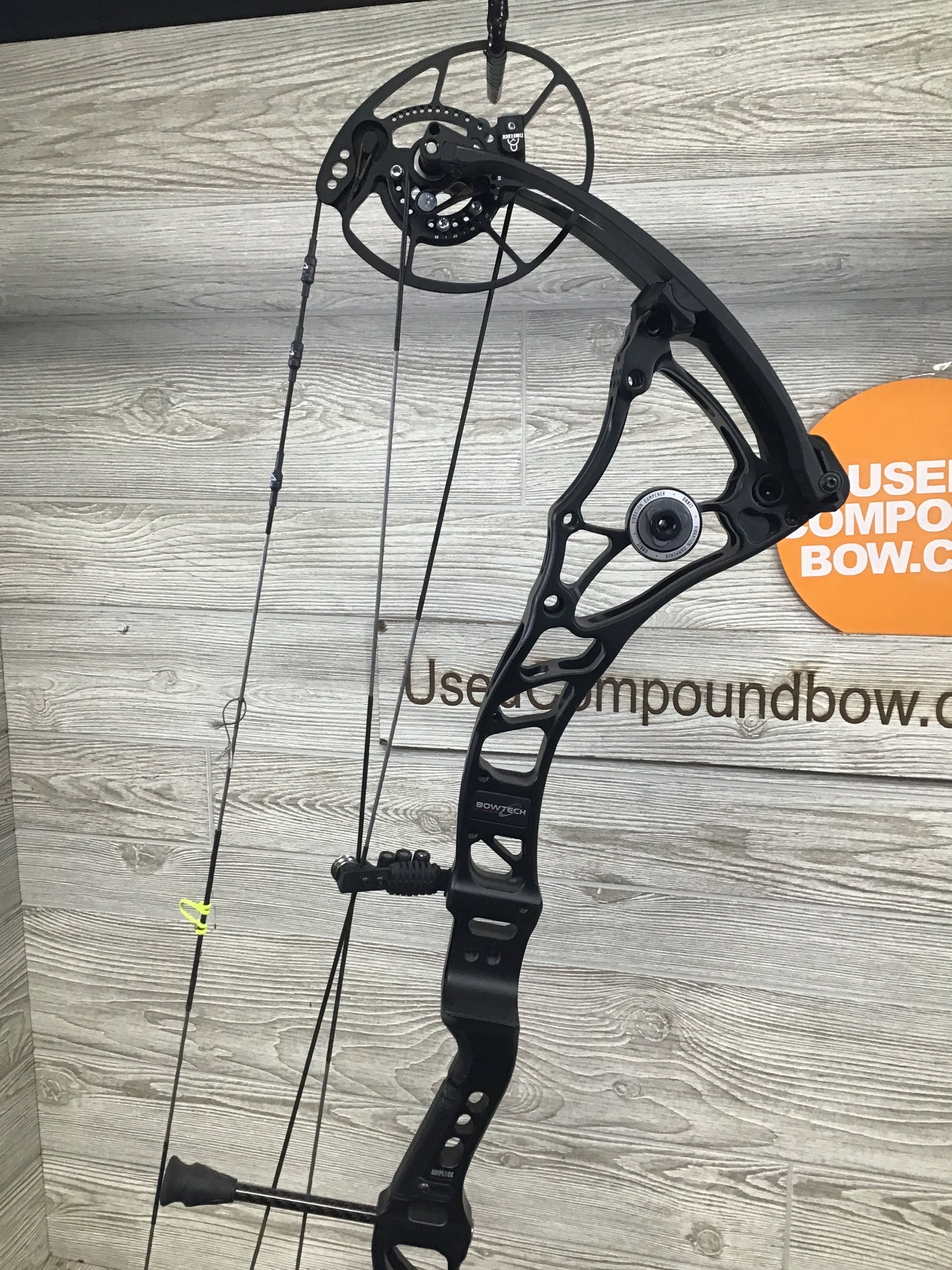 Used Bowtech Core SR 60-70lbs left Hand Black