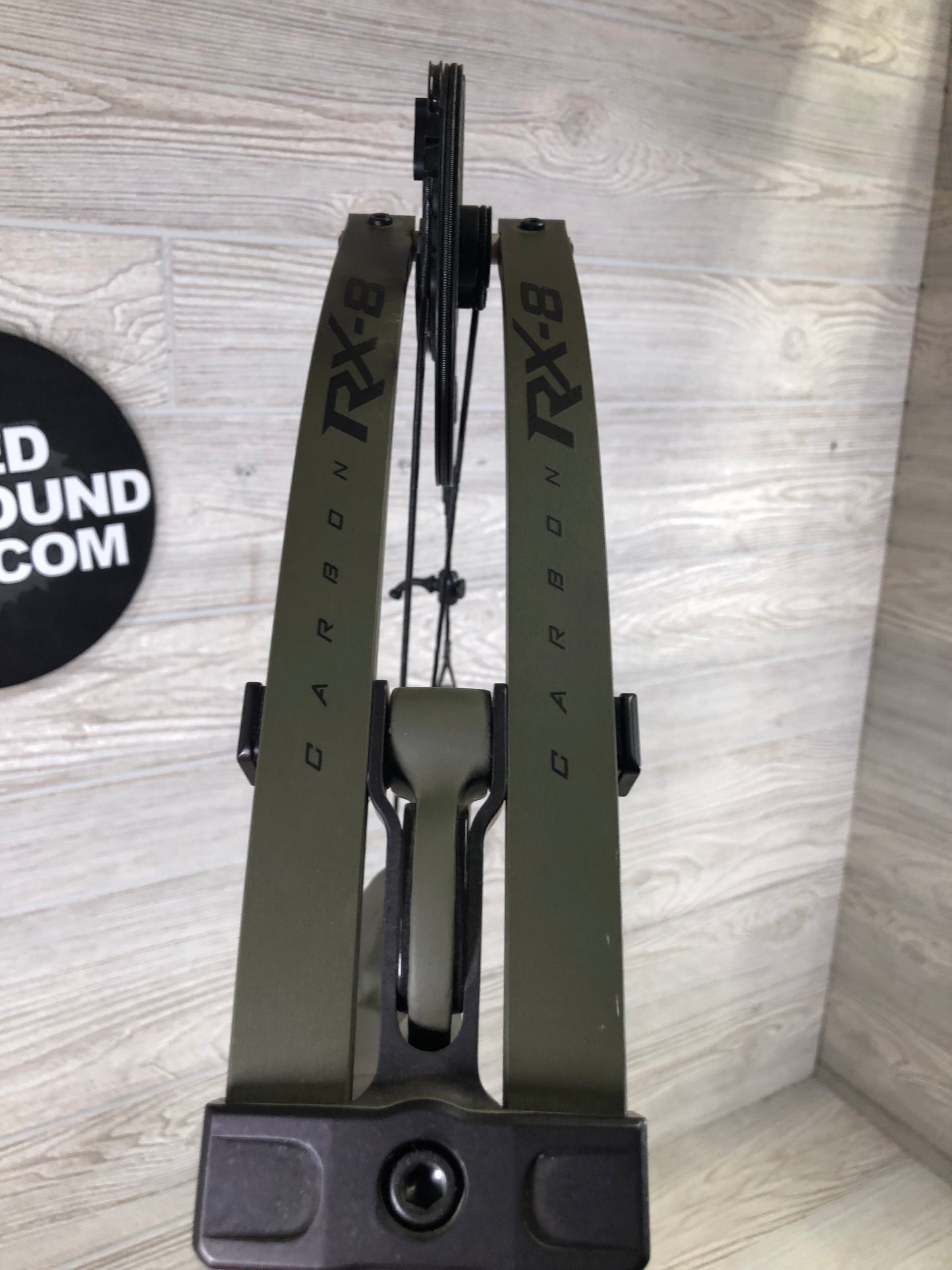 Used Hoyt RX-8 Right Handed Wilderness Green 70lbs 25-30"
