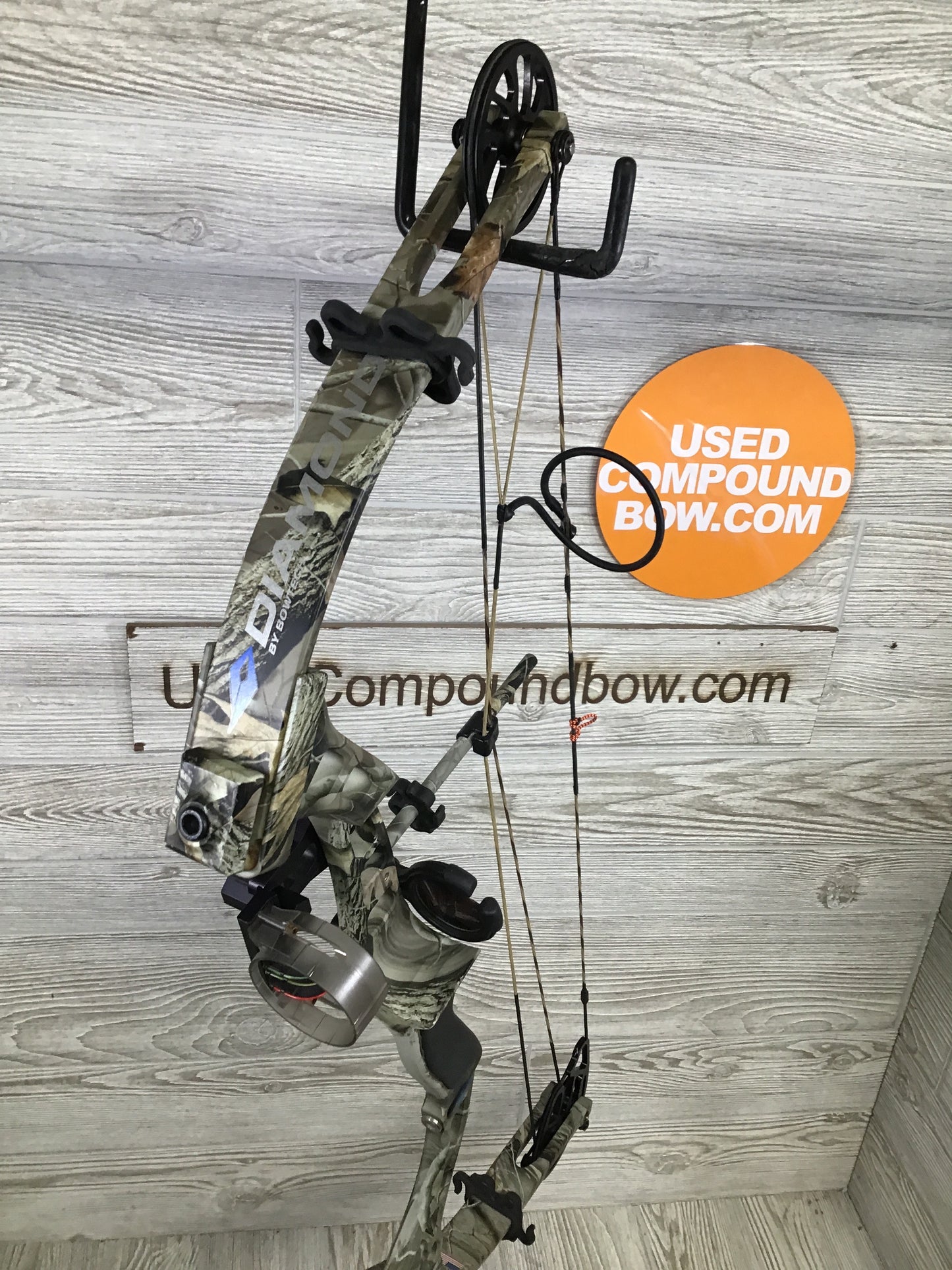 Used Diamond "The Rock" RH Package 60# 29"