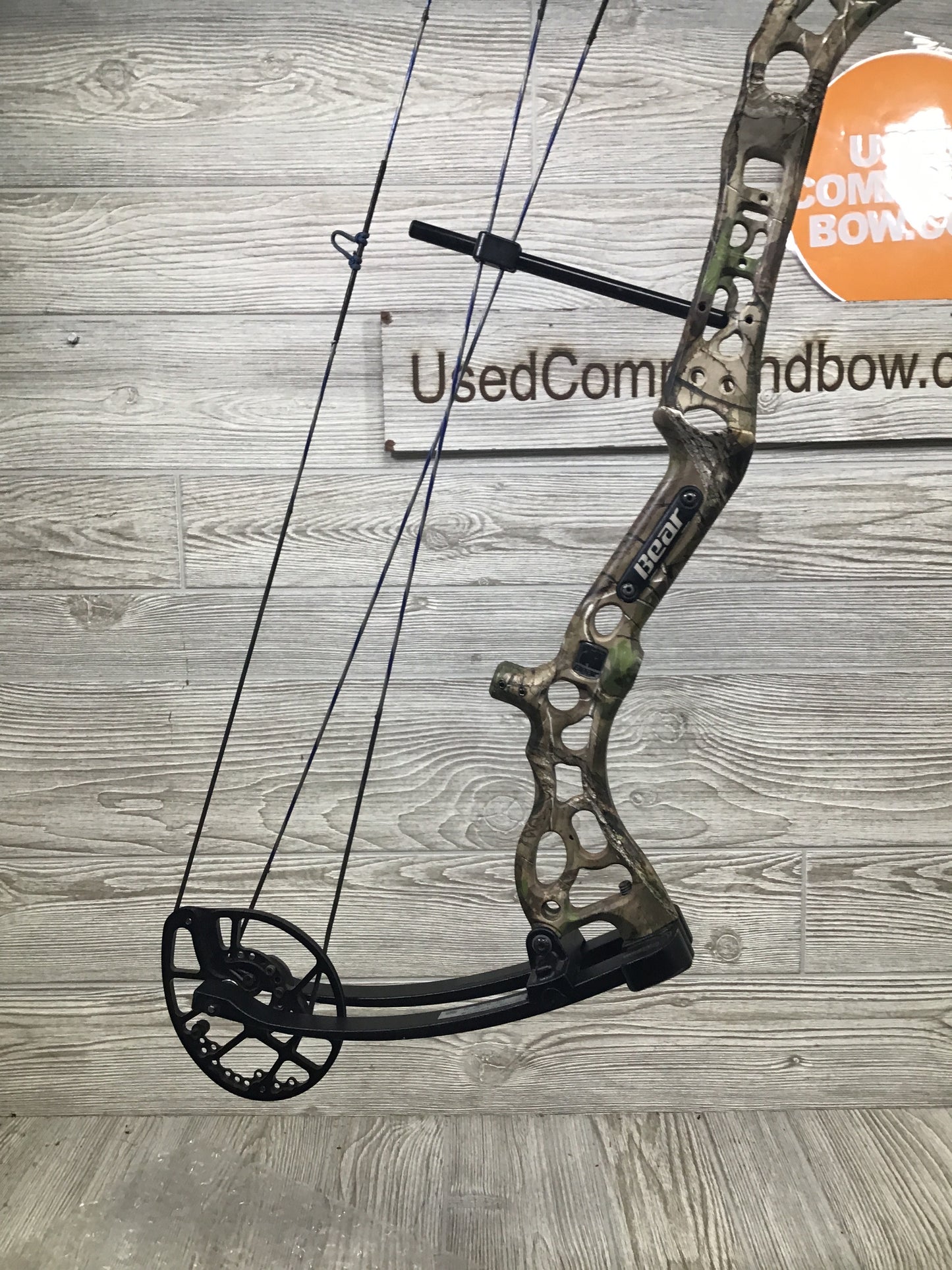 Bear Crux Left Handed bow 25.5-30.5 70# camo