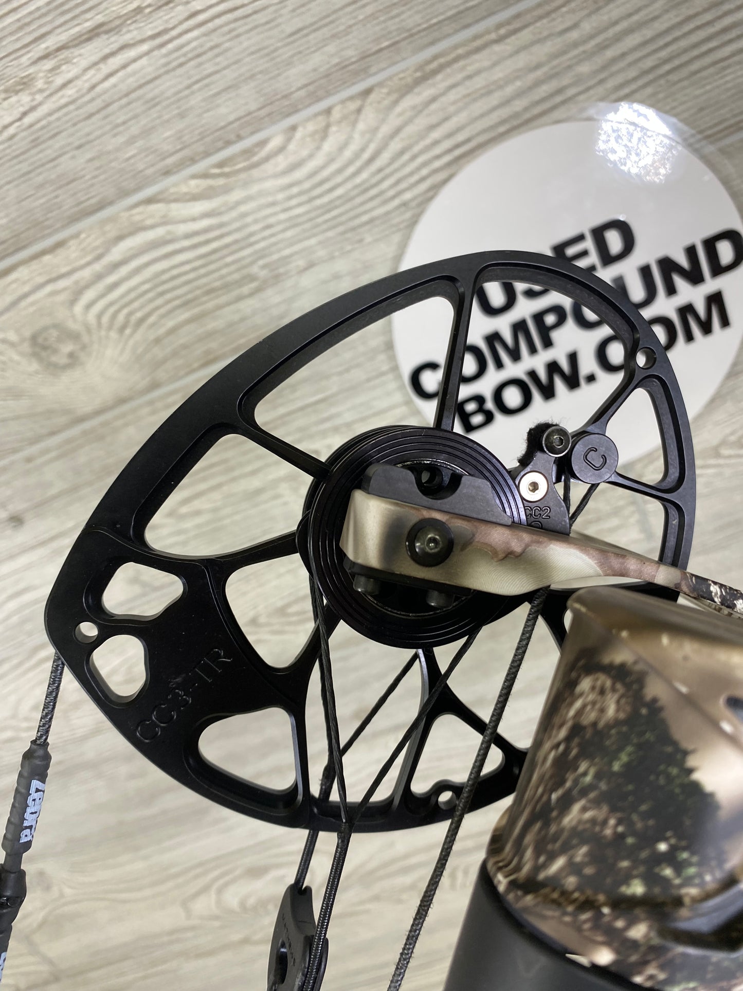 Mathews Triax 70lb 30" Lost XD camo Right Hand Bow