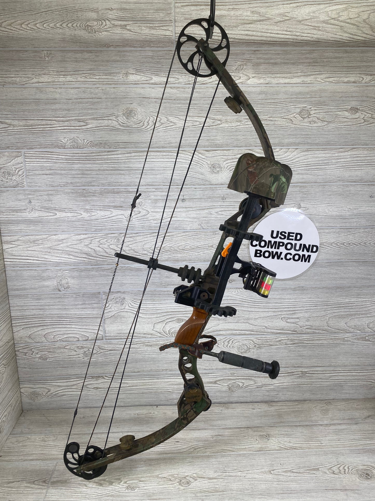 Used Mathews MQ1 30" 70lb Right Handed Bow