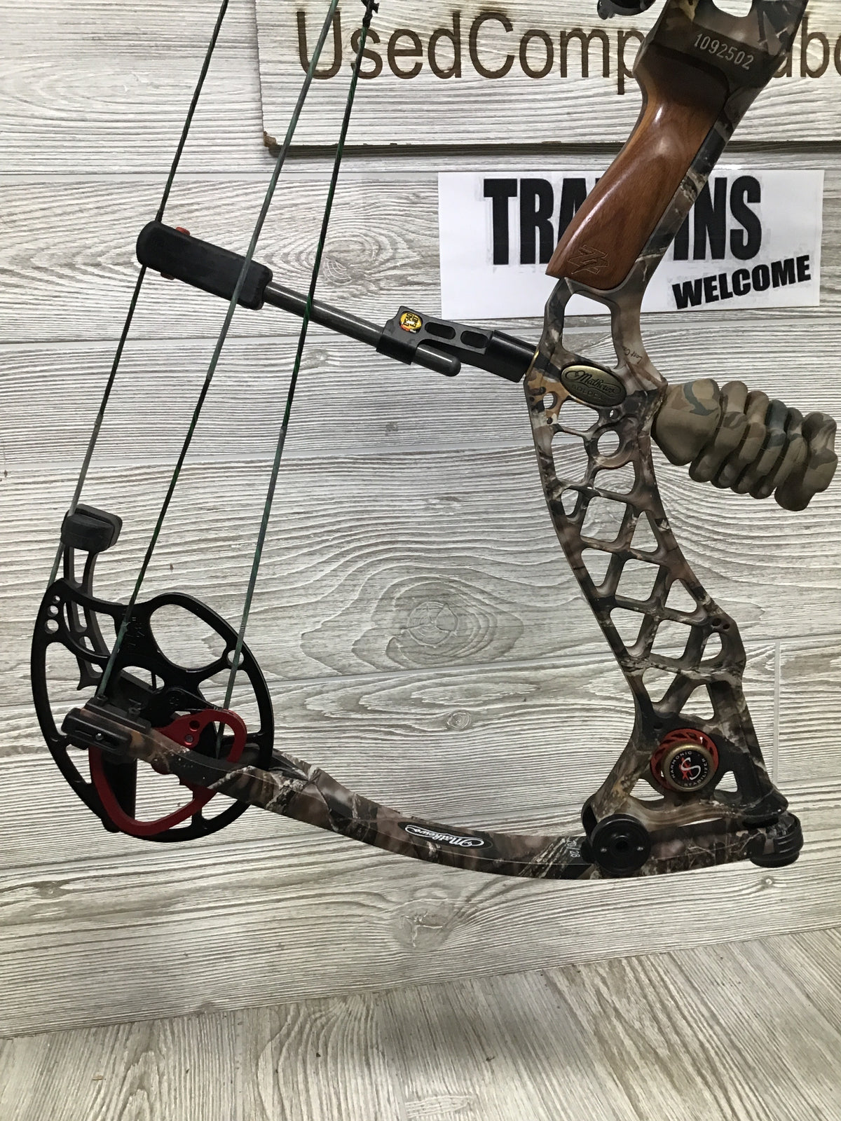 Used Mathews Z7 Right Hand 28" 70# Package