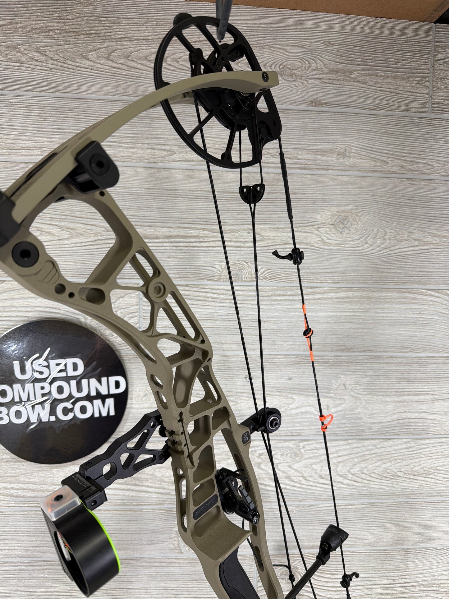 Used Hoyt AX-3 29 Sandstorm 70# With Hoyt QAD MX2 and Black Gold Rush