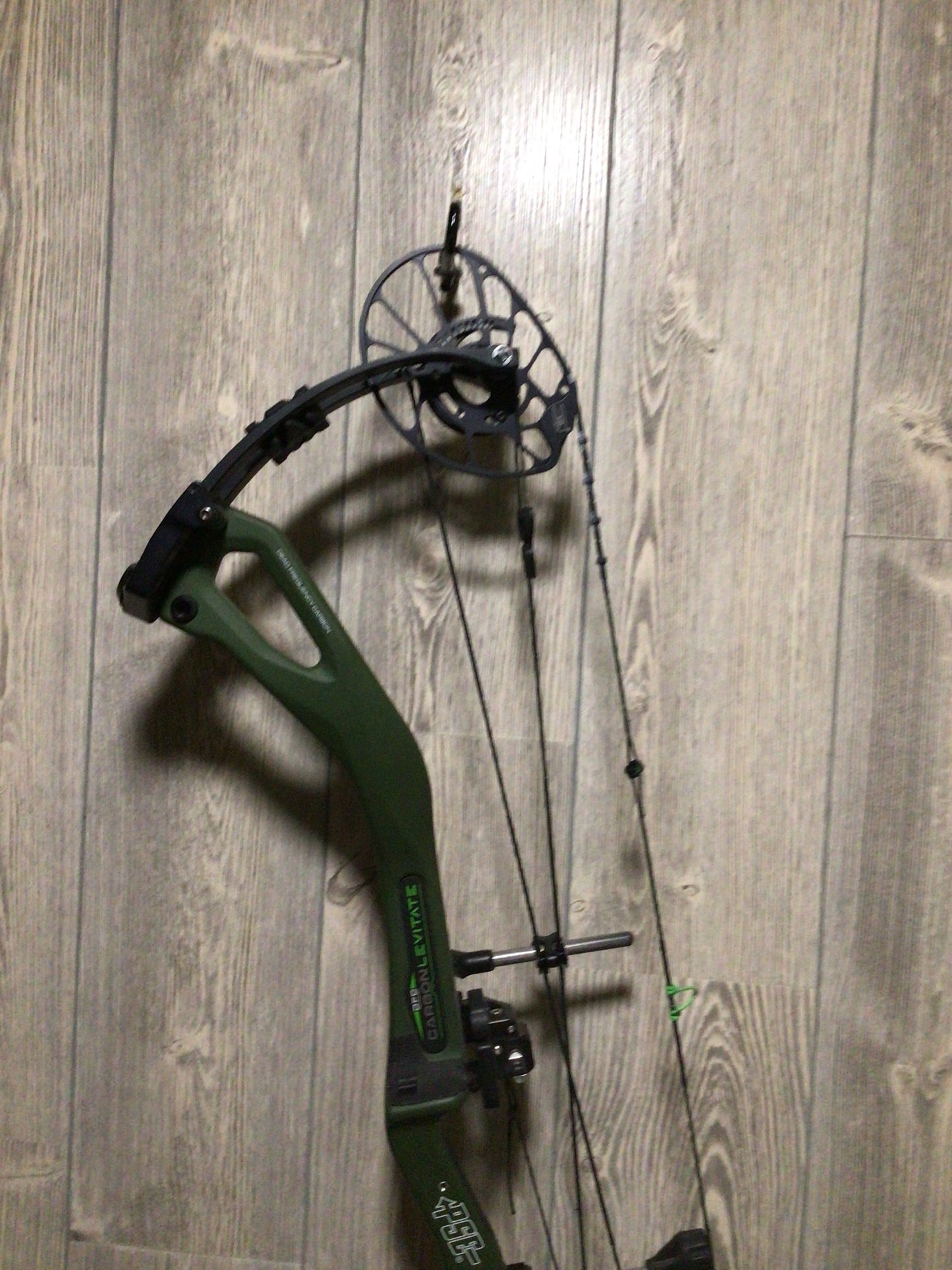 2024 PSE Carbon Levitate Right Hand EC2 Cam Nock On edition Green package