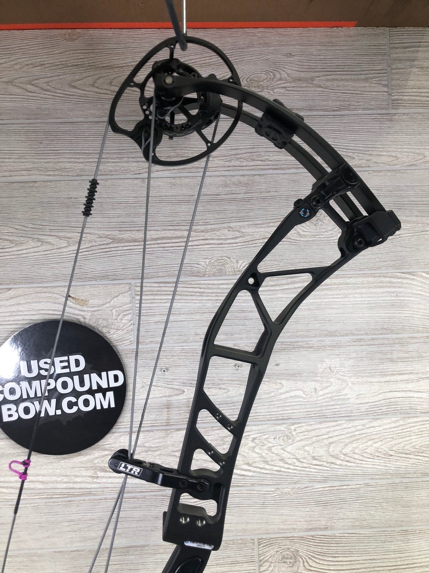 Elite Allure Right Handed Black 40-50lbs Bow