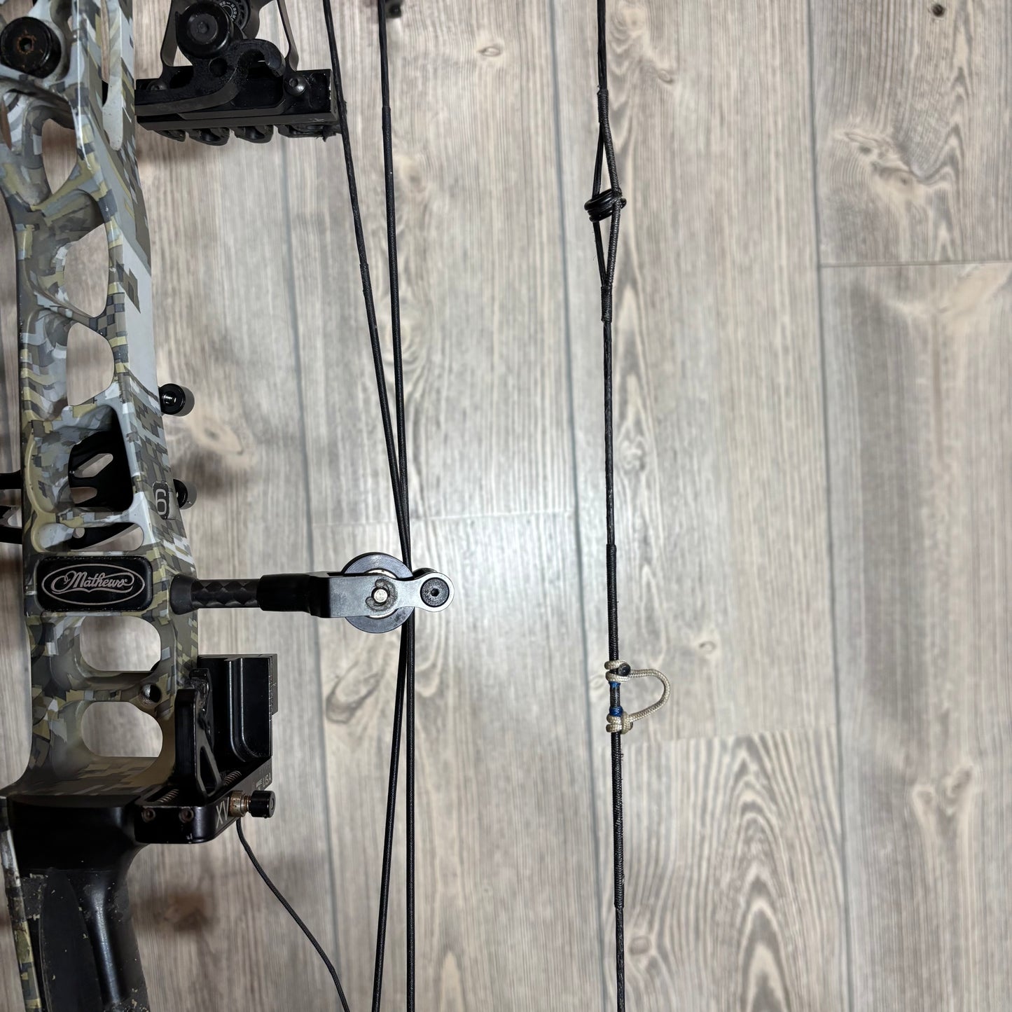 Used Mathews Halon 32 6 Sitka EVII Package 28.5" 70 lb RH