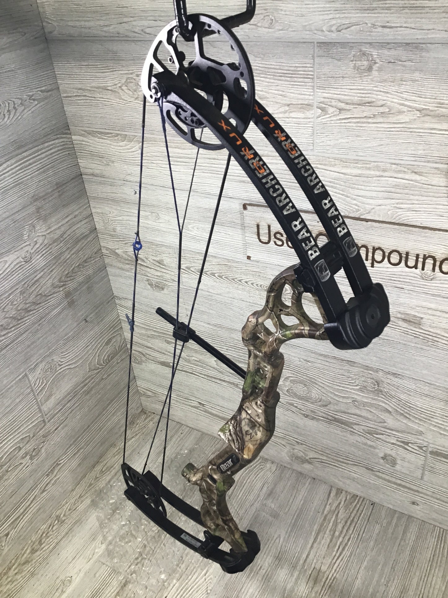 Bear Crux Left Handed bow 25.5-30.5 70# camo