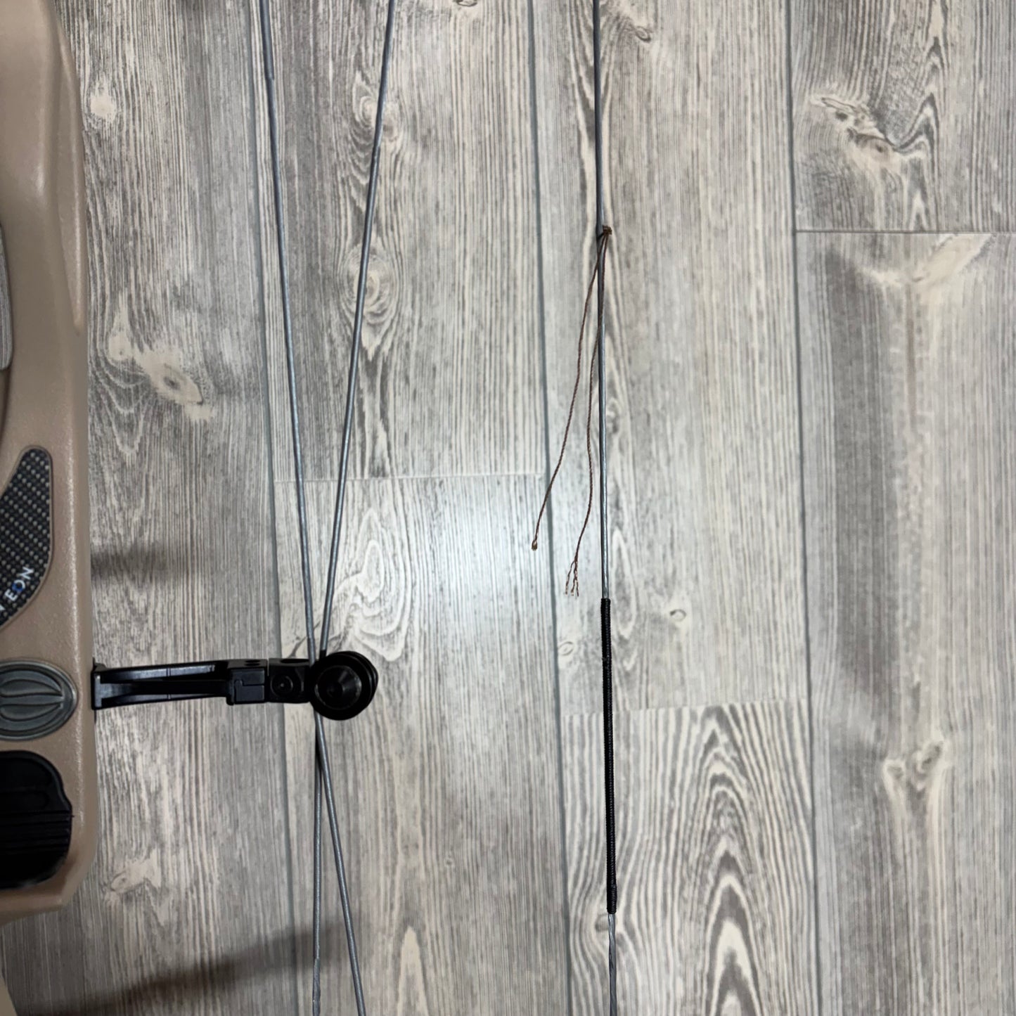 Elite Eon Mountain Tan RH 70lbs