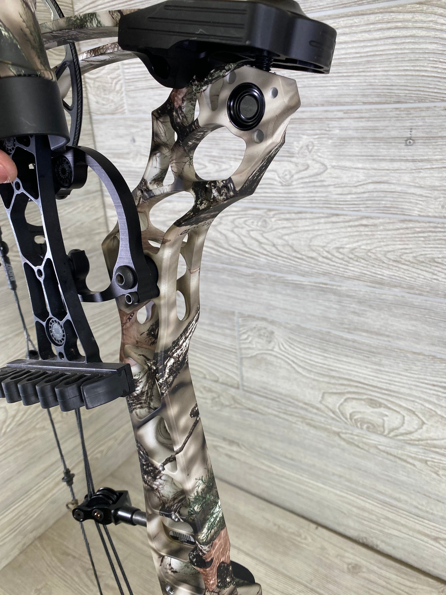 Mathews Triax 70lb 30" Lost XD camo Right Hand Bow