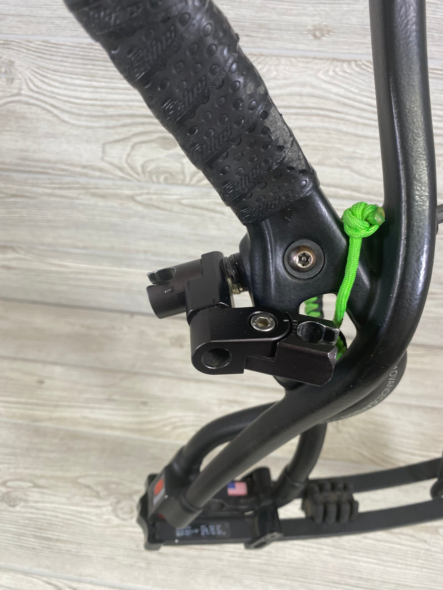 Used Hoyt Carbon Matrix #2 RKT 28.5" 60-70#