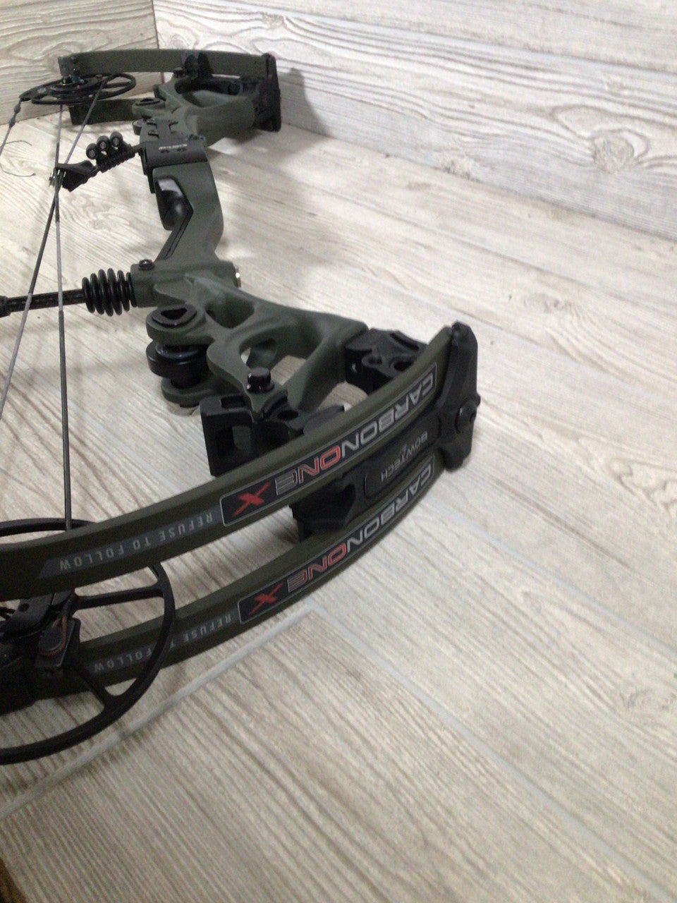 Bowtech Carbon One X 60-70# RH OD Green