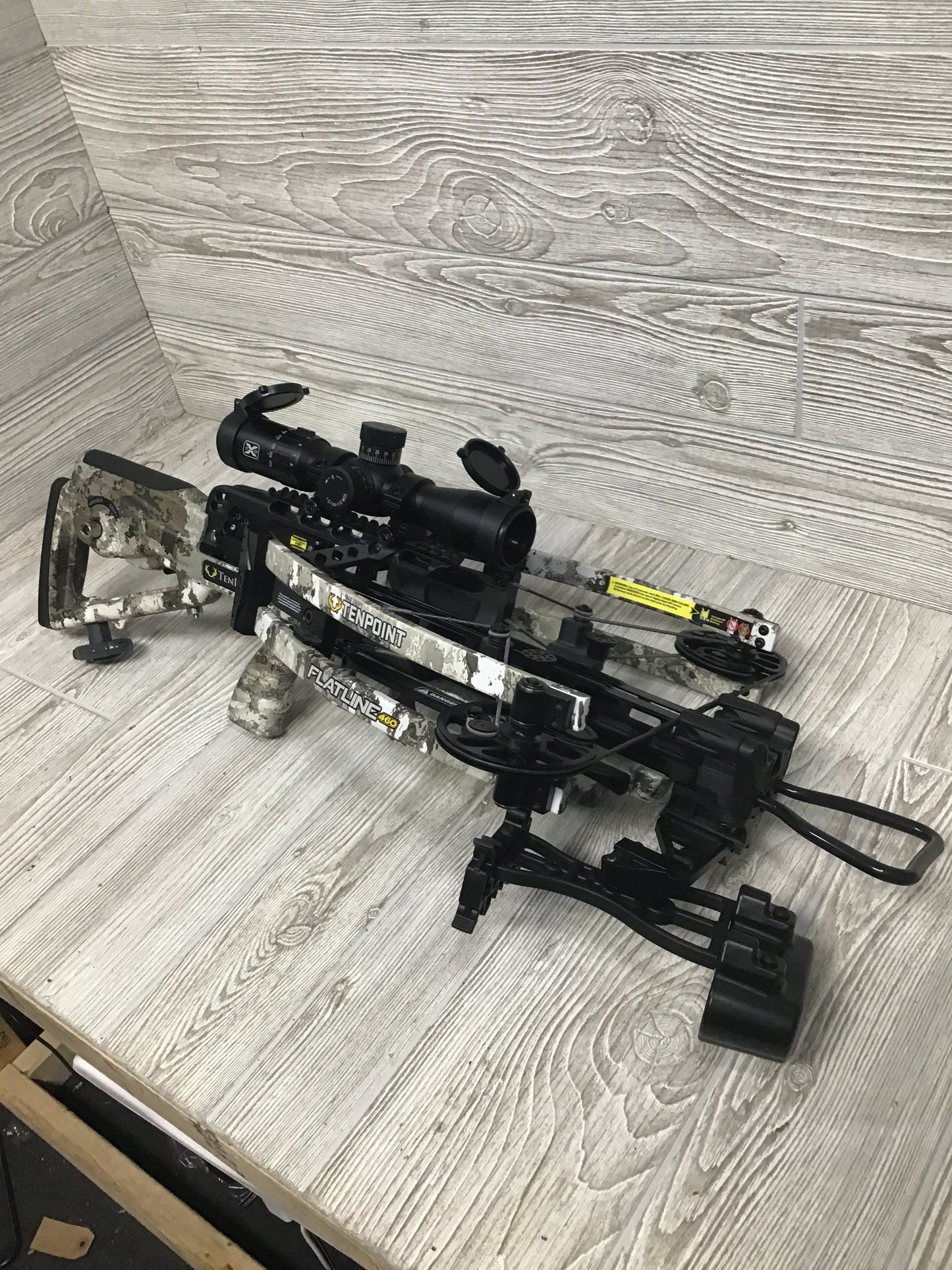 Tenpoint Flatline 460 reverse draw crossbow package