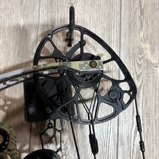 Used Mathews Halon 32 6 Sitka EVII Package 28.5" 70 lb RH