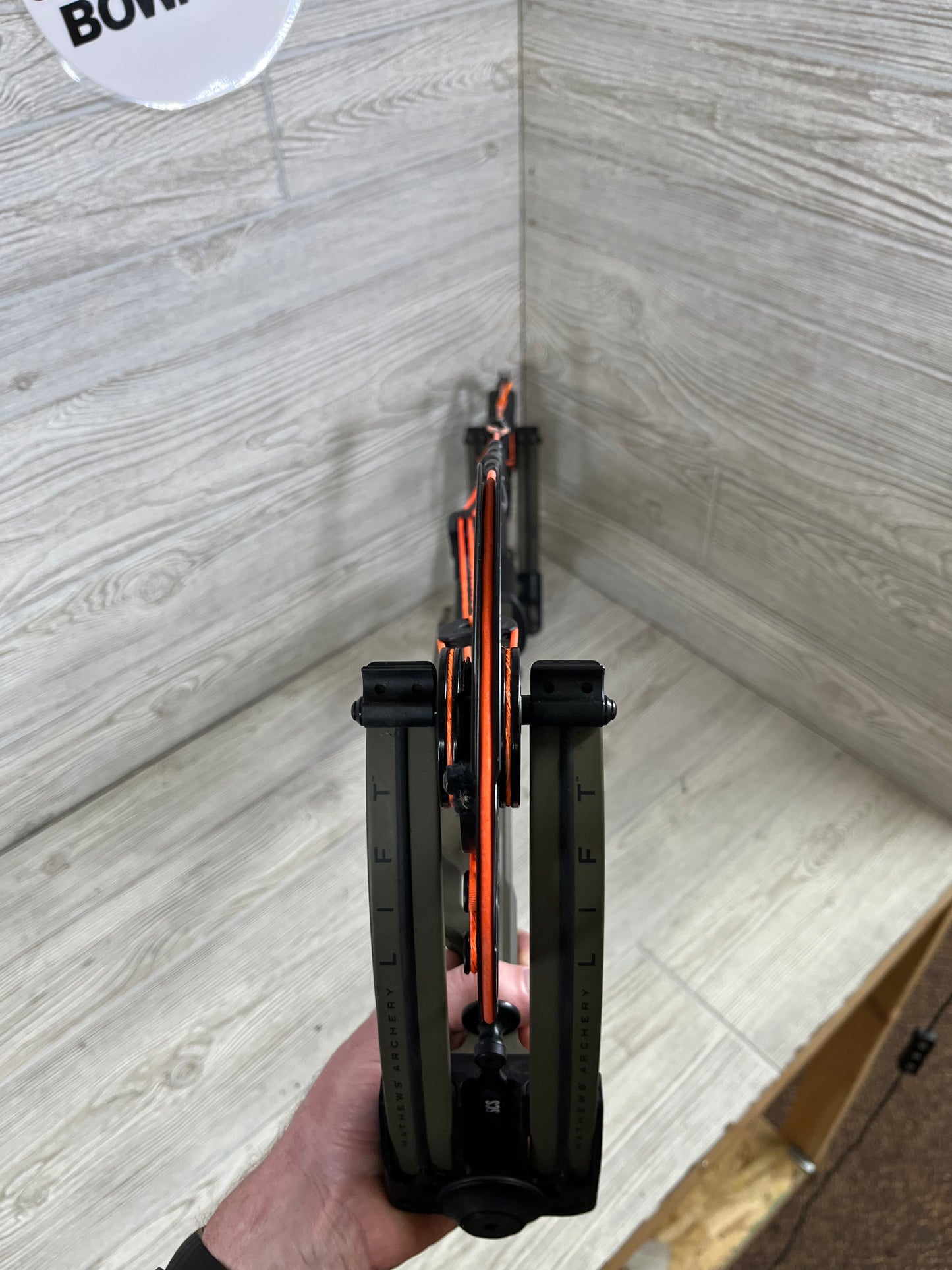 Used Mathews Lift 29.5 Right Handed Earth