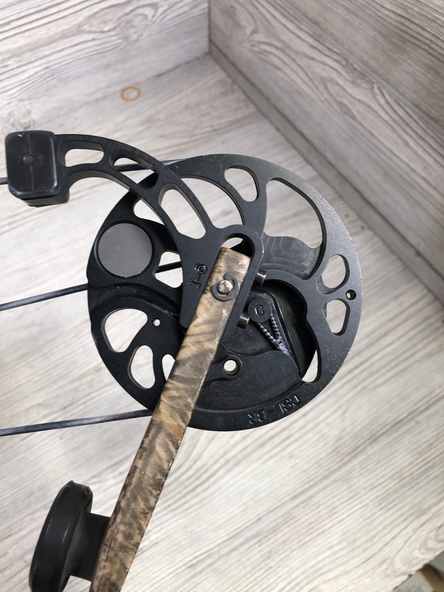 Used Mathews Icon RH 29" 50-60lb Bow Package
