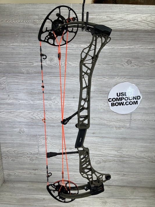 Used Mathews Lift 29.5 Right Handed Earth